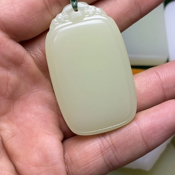 透闪石质玉未镶嵌颈饰35 无事牌 6999899
