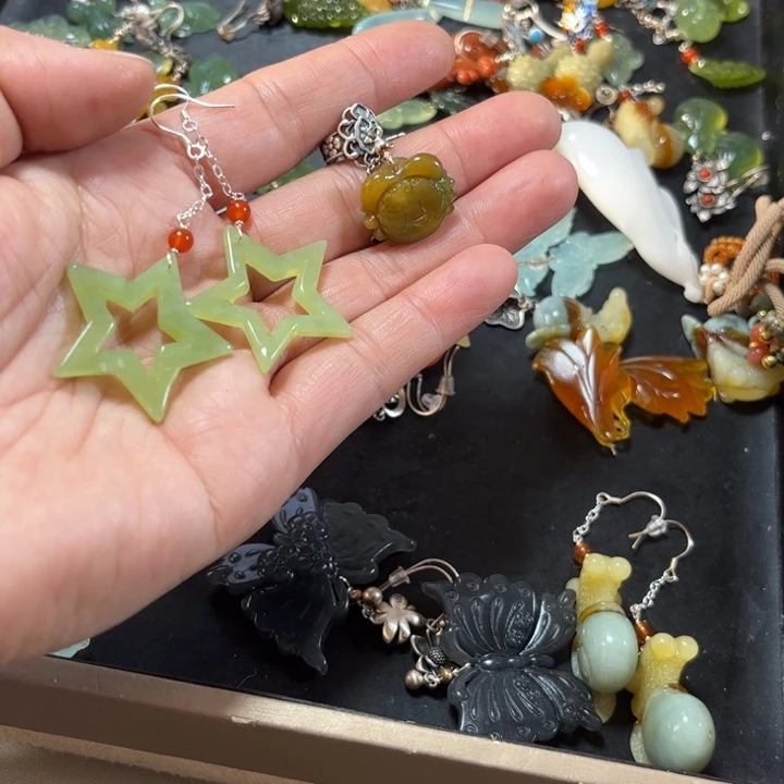 蛇纹石玉耳饰未镶嵌大**艾