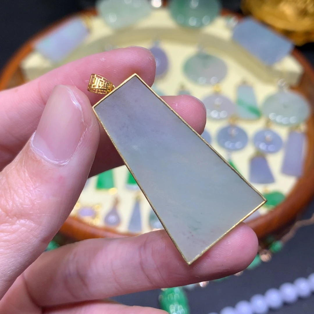 翡翠吊坠(不含链)18K金镶嵌