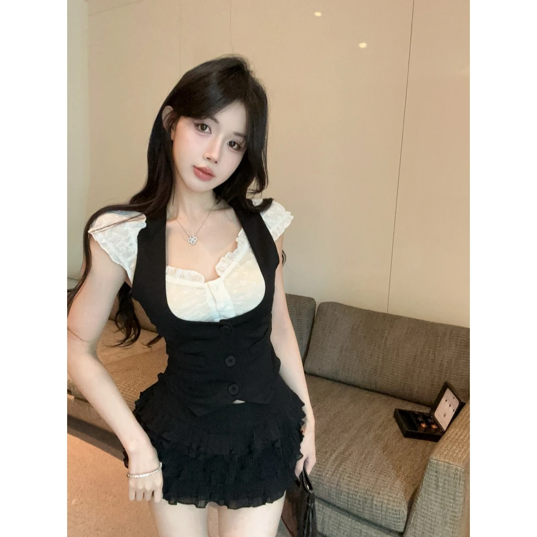 假两件撞色马甲拼接衬衫女一字肩排扣小众时尚百搭绝美别致上衣服