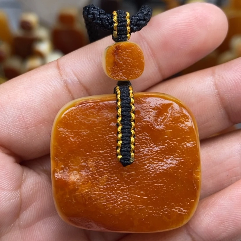 【闪购商品】琥珀颈饰未镶嵌