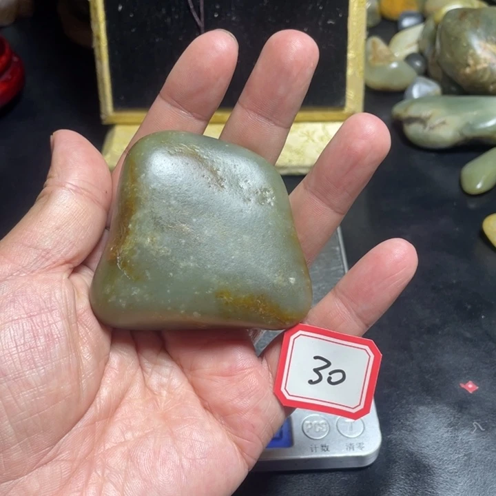 和田玉未镶嵌颈饰30