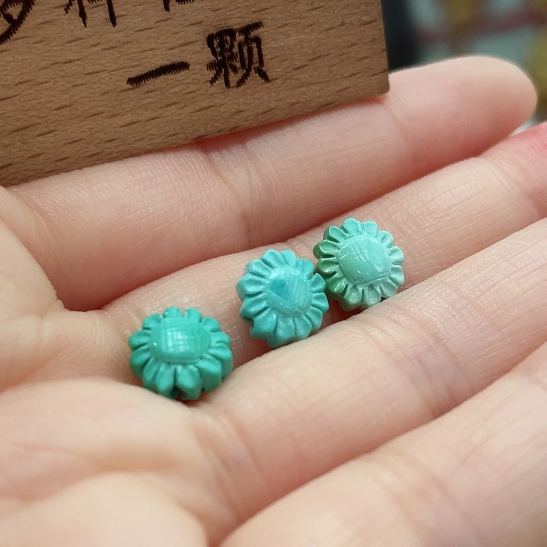 绿松石颈饰未镶嵌