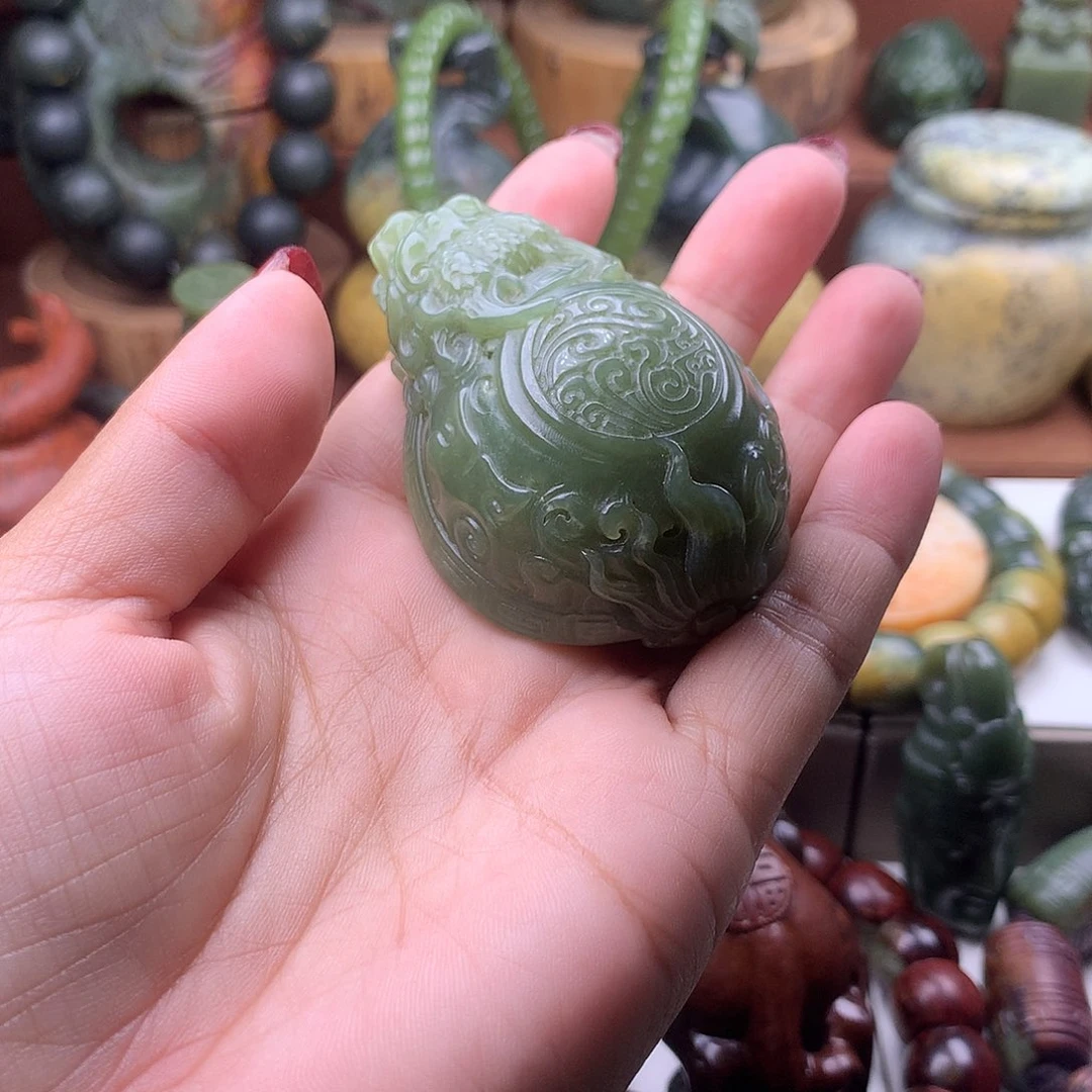 岫岩河磨玉（透闪石质玉）未镶嵌把件