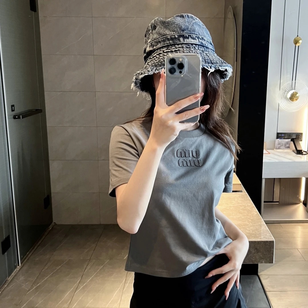 99新 MIU MIU/缪缪 bk272 ss24石墨灰字母圆领套头短袖 l码 棉