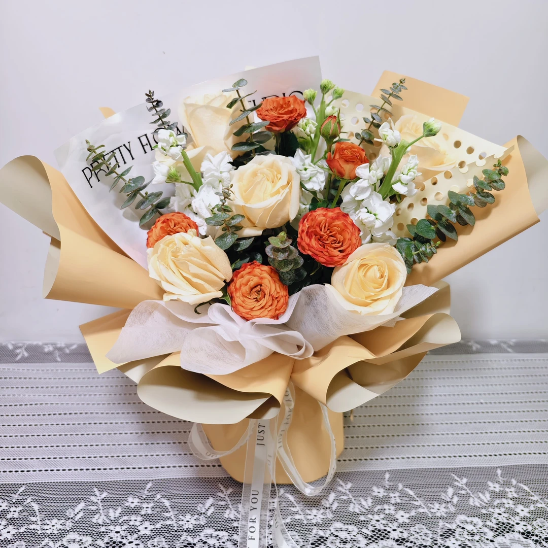 香槟玫瑰混搭花束