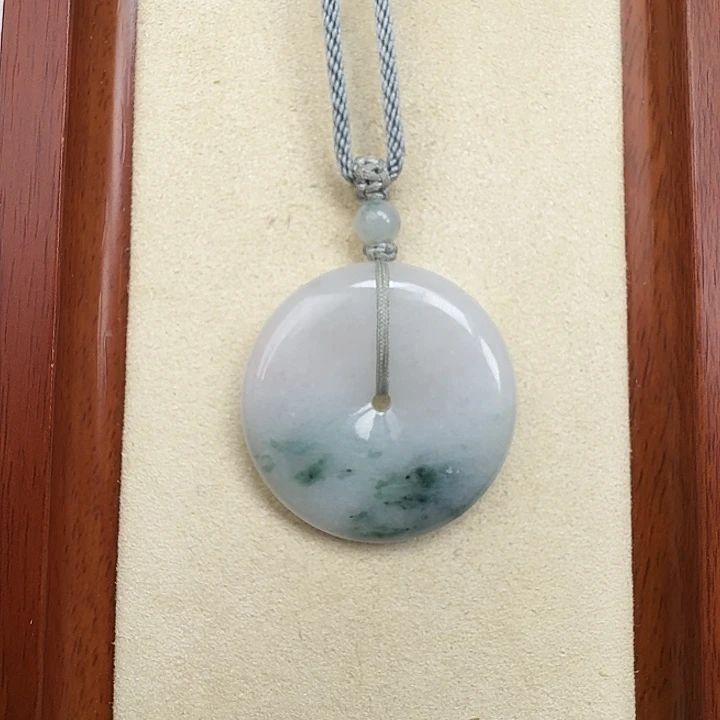 翡翠未镶嵌颈饰孤品