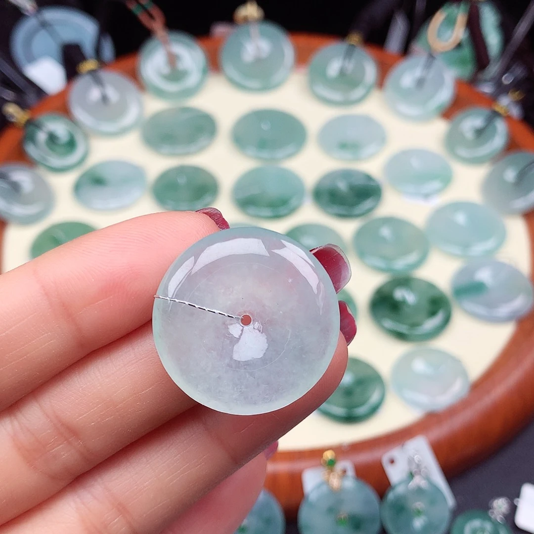 翡翠颈饰未镶嵌吊坠