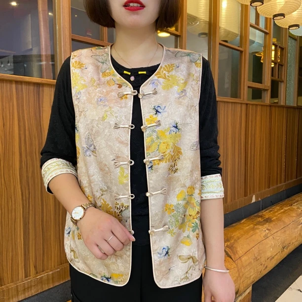 2025秋季新款马甲时尚圆领中老年女装盘扣背心中式国风妈妈装百搭