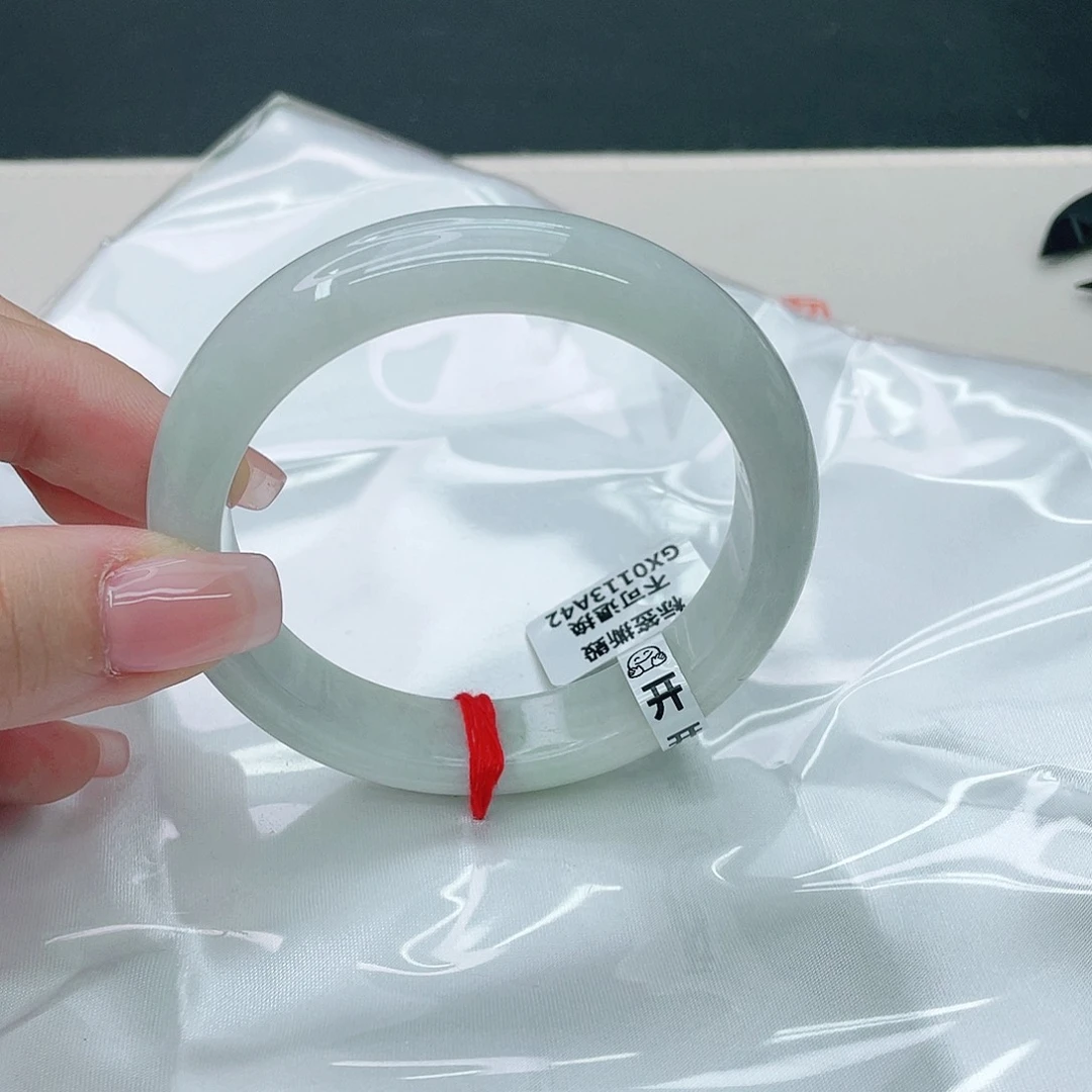 翡翠手镯未镶嵌正56.6