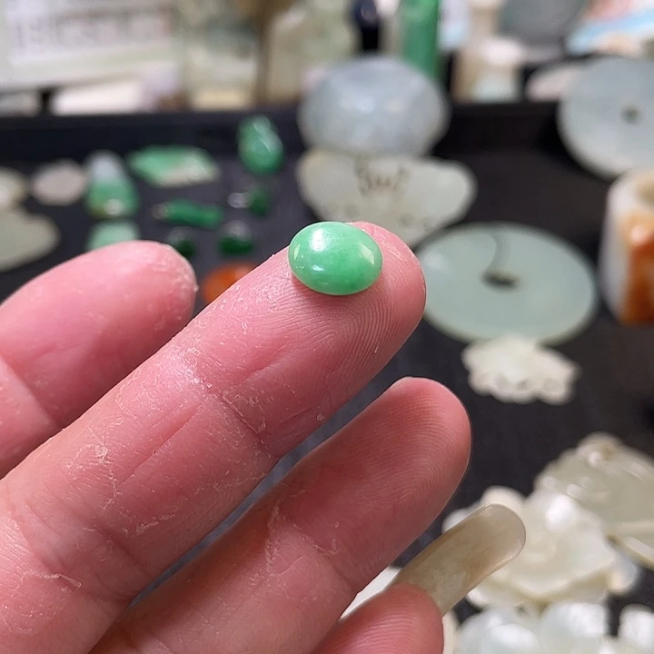 蒲***英颈饰未镶嵌翡翠挂件