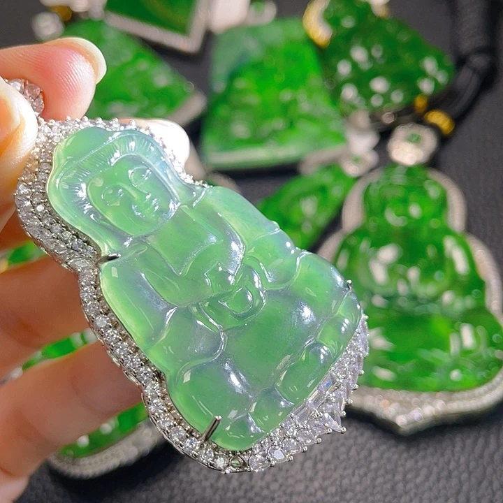 翡翠颈饰未镶嵌65，