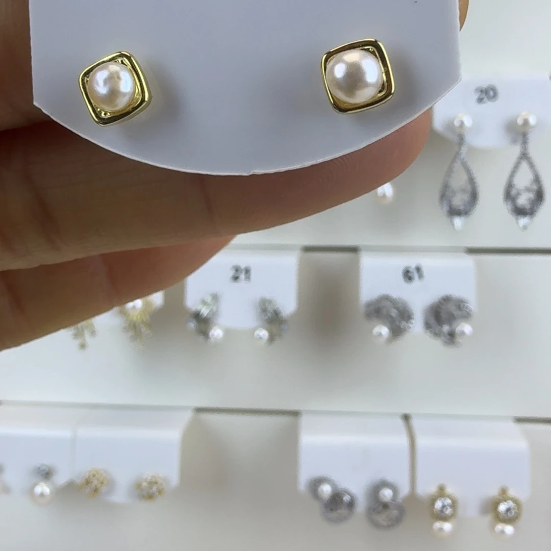 淡水珍珠耳饰未镶嵌