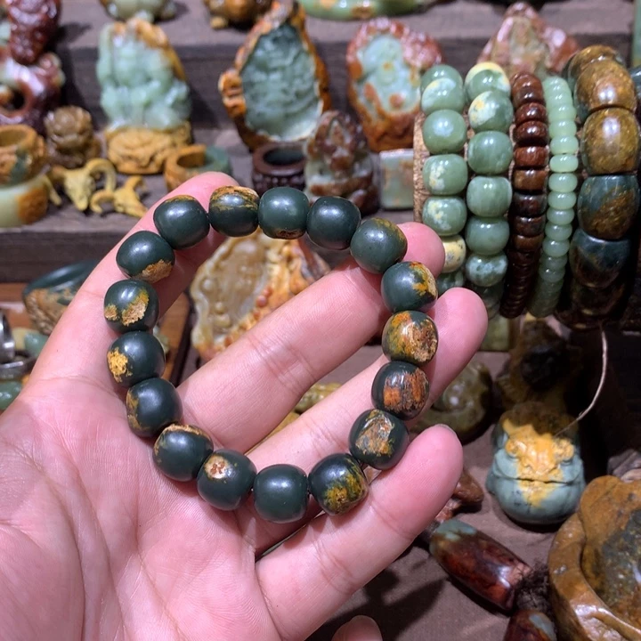 手链未镶嵌岫岩河磨玉（透闪石质玉）忘*草