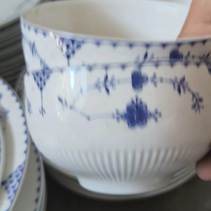 陶瓷盘子碗啥都有