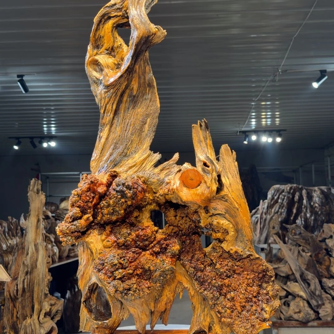 疏***人木王一刀琥珀木摆件137