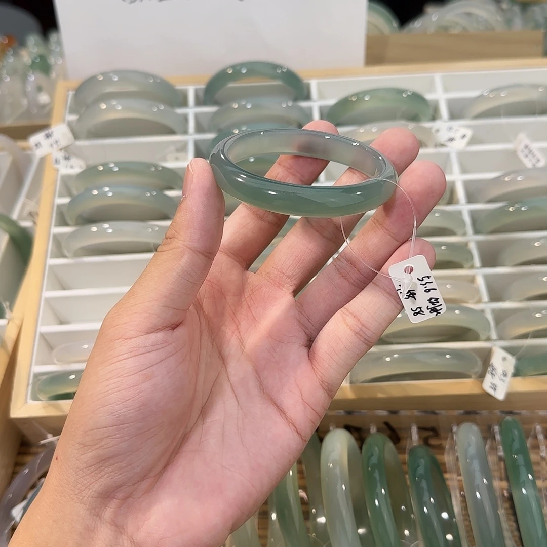 手镯玛瑙/玉髓未镶嵌没有售后圈口53.6