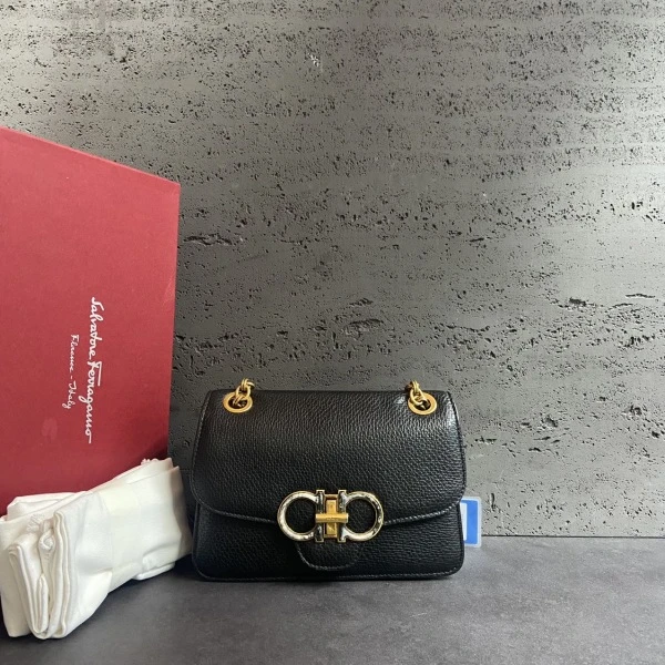 95新/菲拉格慕/包包/市场价18500/250212CZ0023