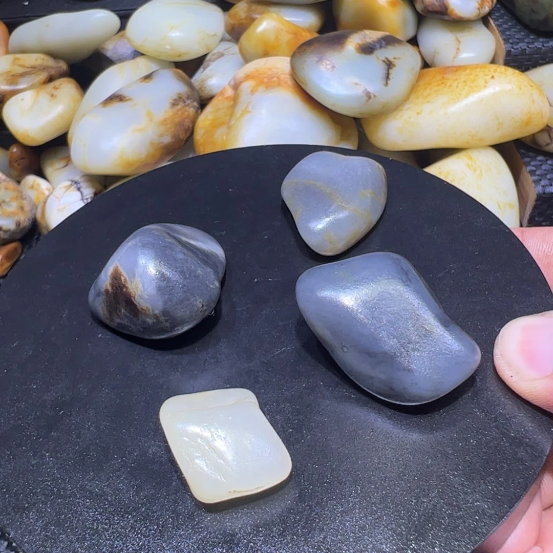 和田玉（子料）未镶嵌颈饰74.8