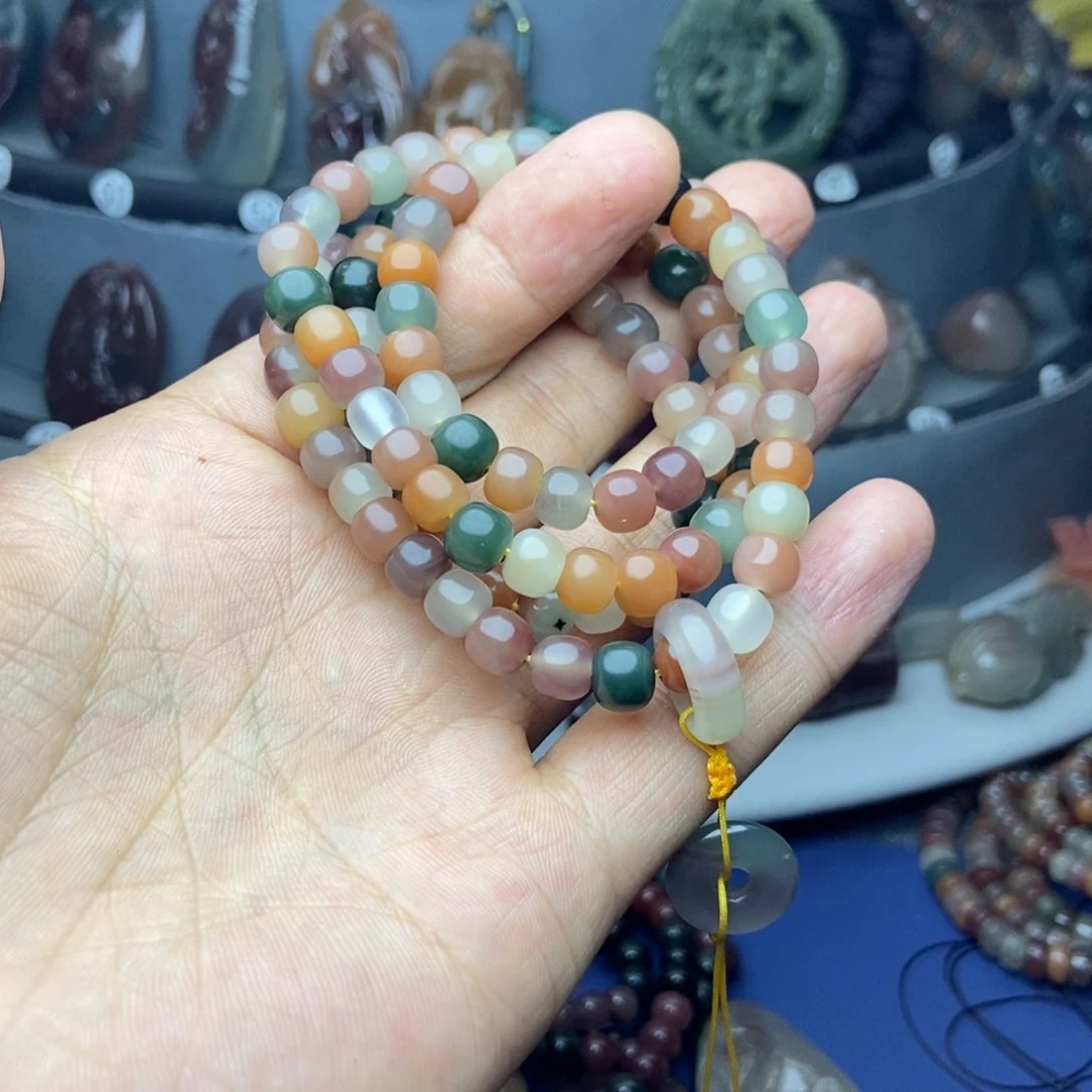 玛瑙/玉髓颈饰未镶嵌大****山