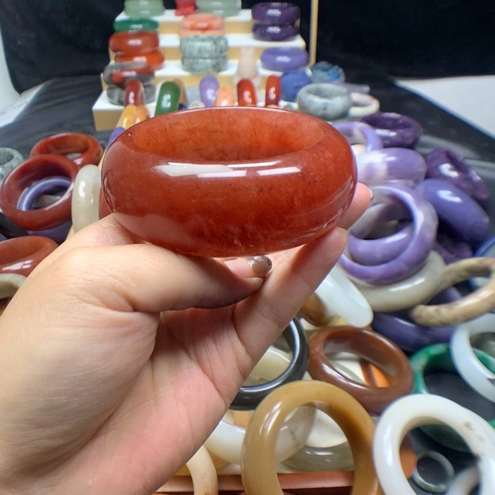 未镶嵌手镯石英质玉贵*