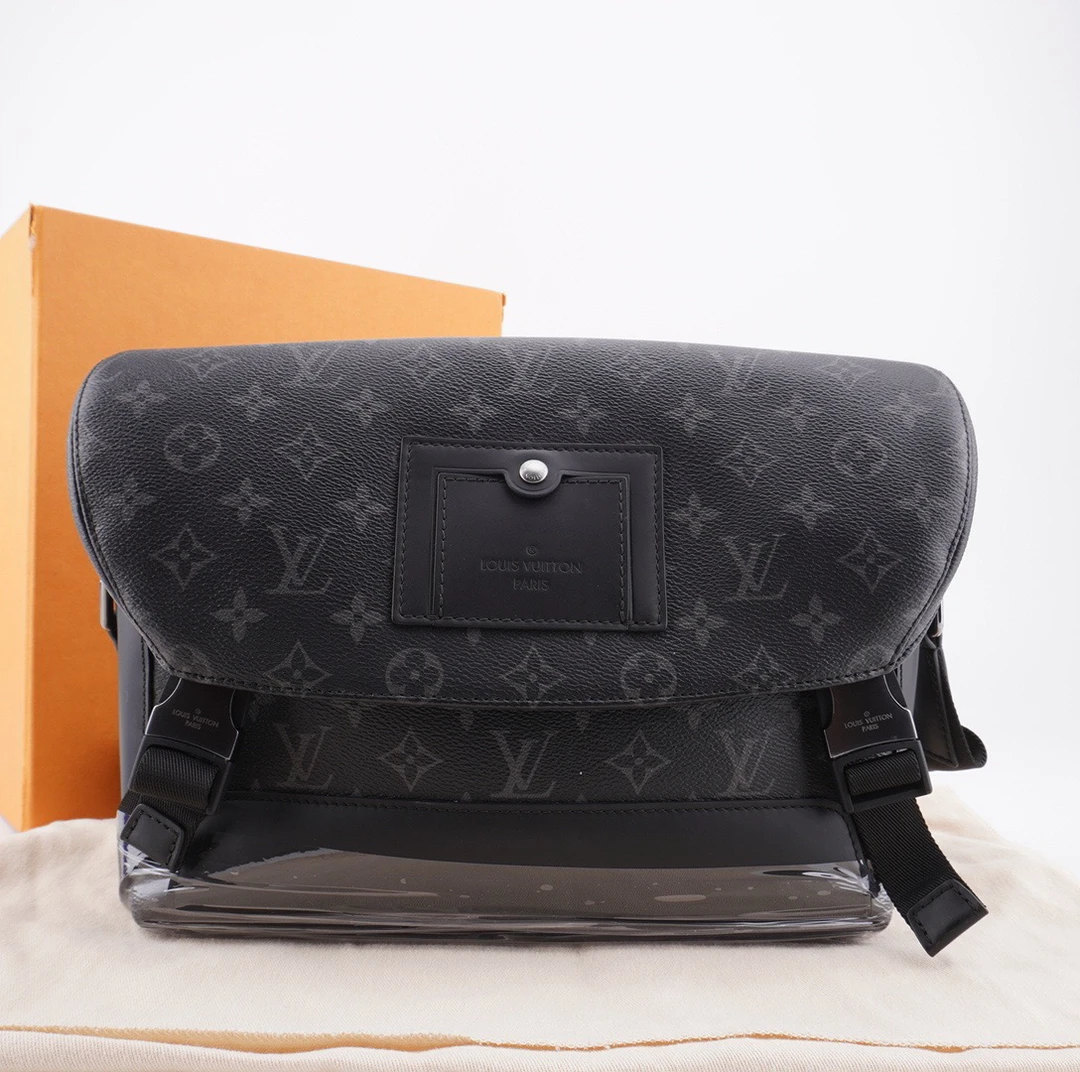 全新未使用 LV 闲置黑老花双扣voyager邮差包斜挎包33/23/11 F509