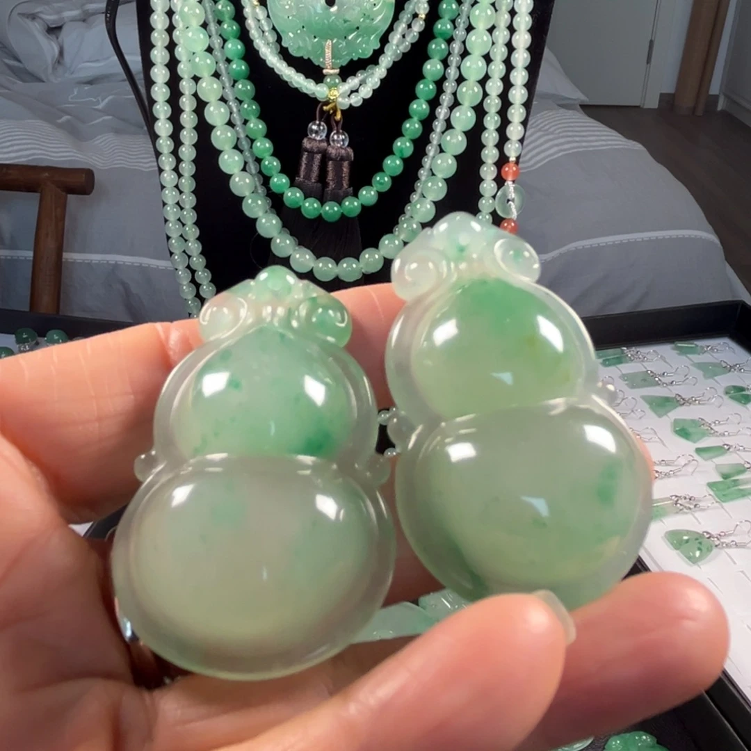 石英质玉颈饰合金