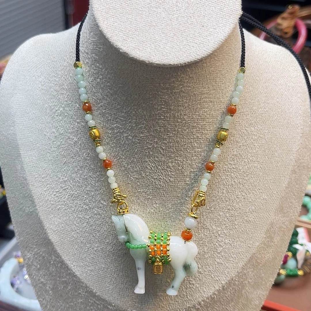 翡翠未镶嵌吊坠(赠链)炸