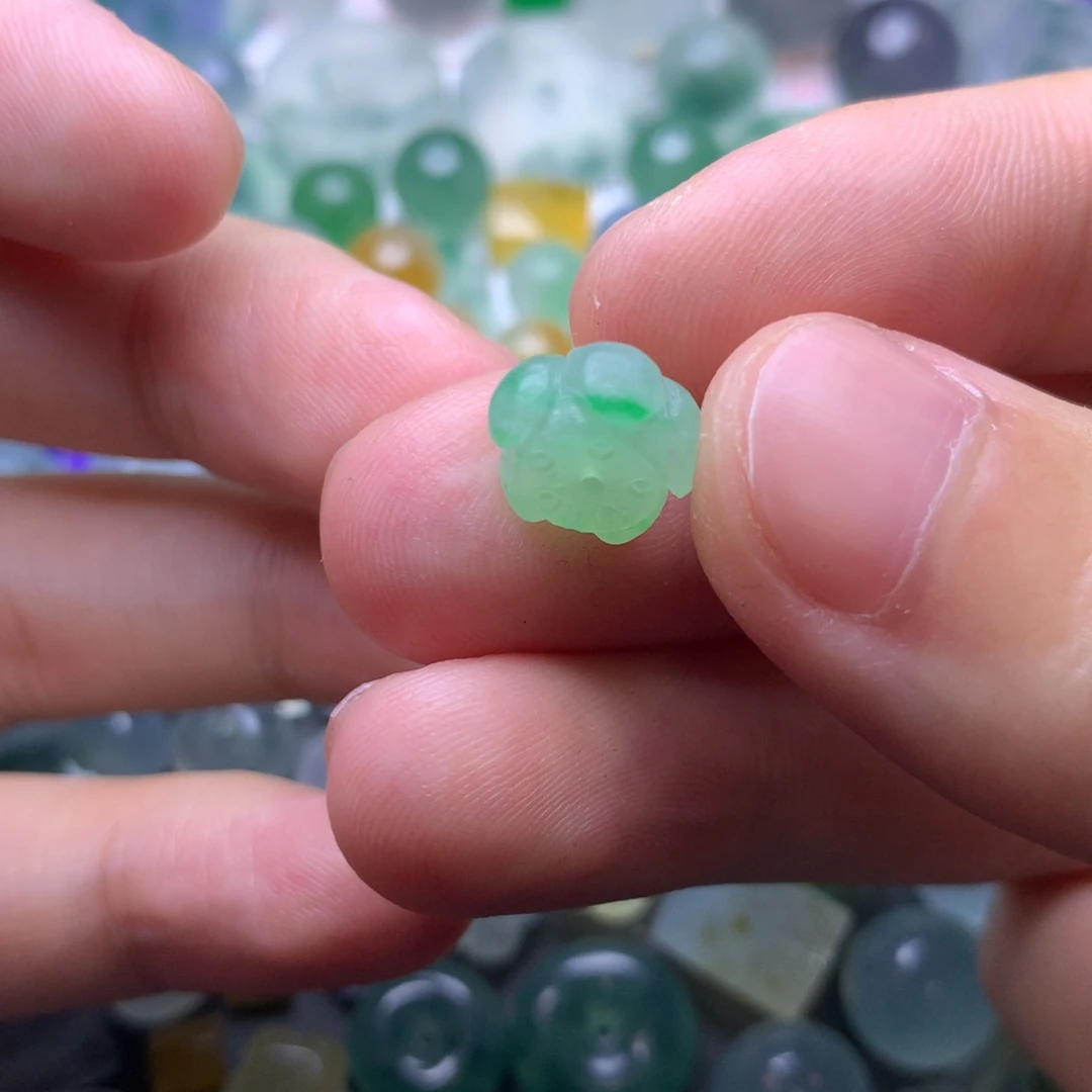 定制翡翠未镶嵌挂件