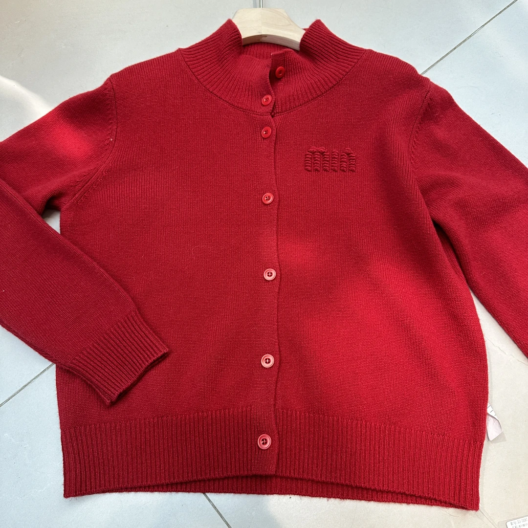 红色刺绣毛衣毛衣针织