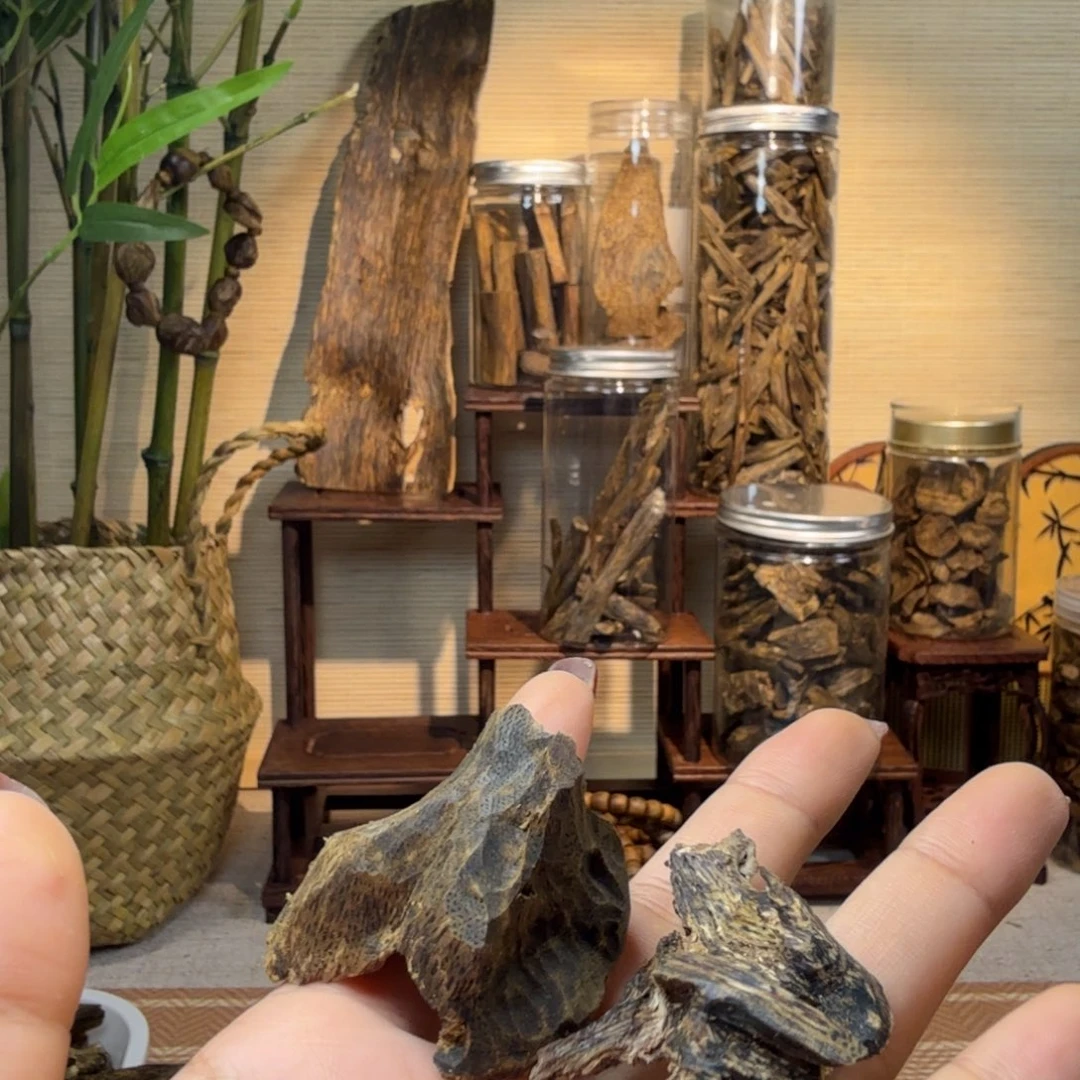 @***发沉香沉香碎屑沉香包头虎斑10.9g