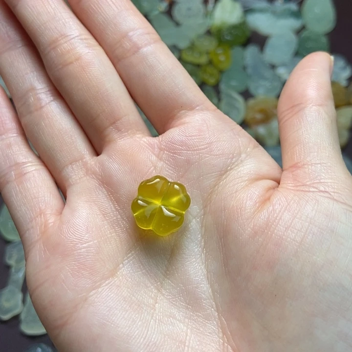 O***蛇纹石玉未镶嵌颈饰