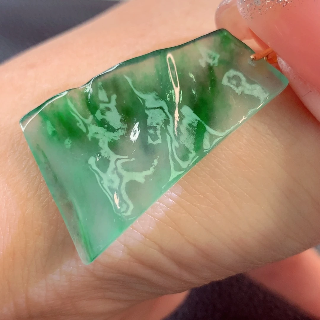 翡翠18K金镶嵌颈饰翡翠