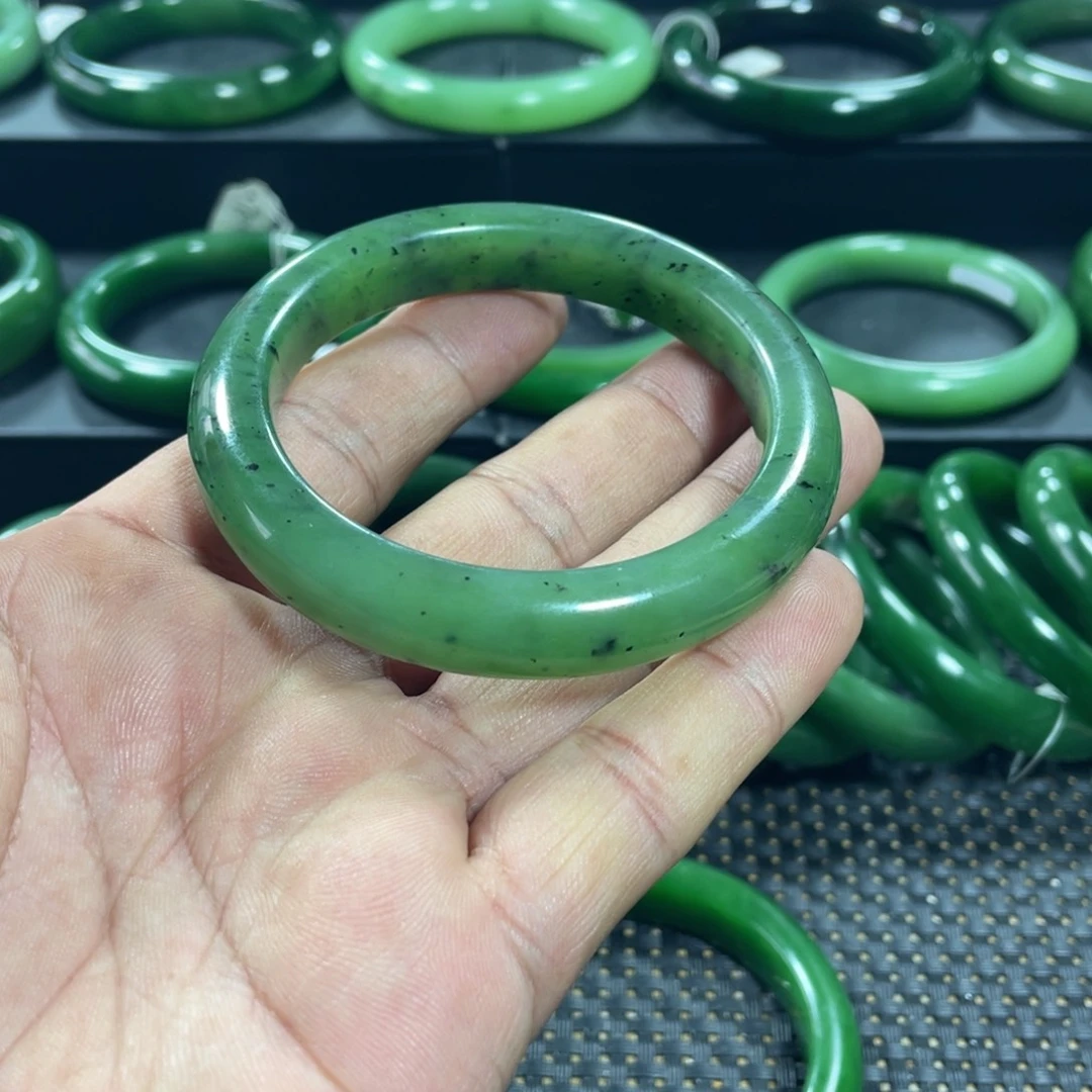 和田玉（碧玉）未镶嵌手镯