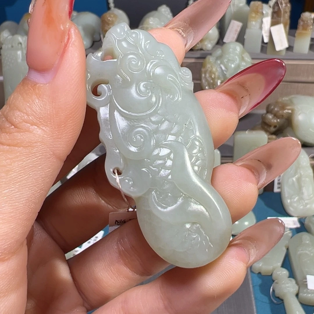 和田玉（糖玉）未镶嵌颈饰