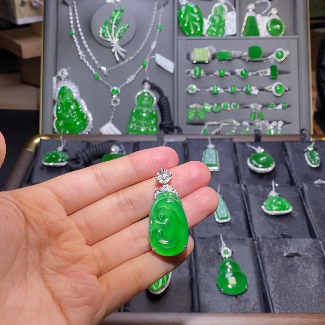 翡翠18K金镶嵌吊坠(不含链)如意吊坠