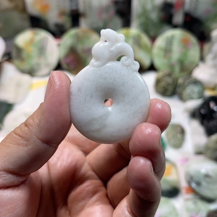 独山玉未镶嵌颈饰