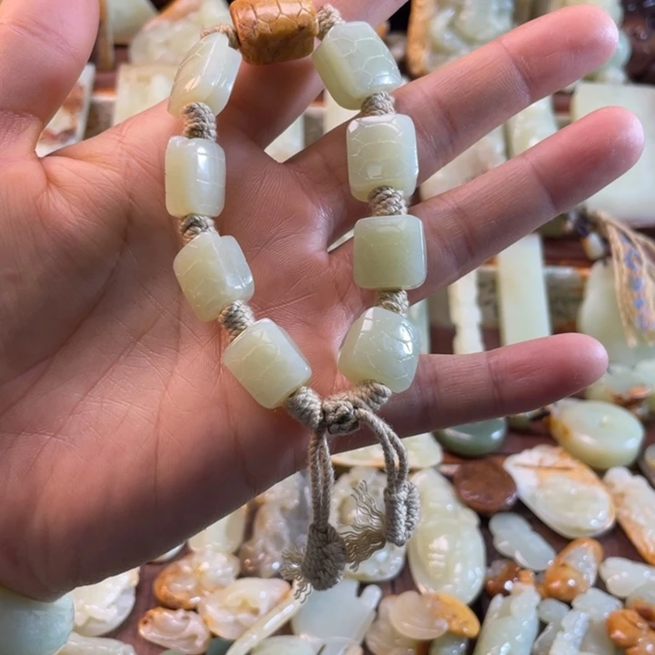 岫岩河磨玉（透闪石质玉）未镶嵌颈饰