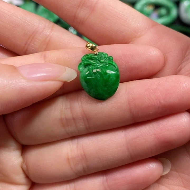 颈饰未镶嵌翡翠吊坠
