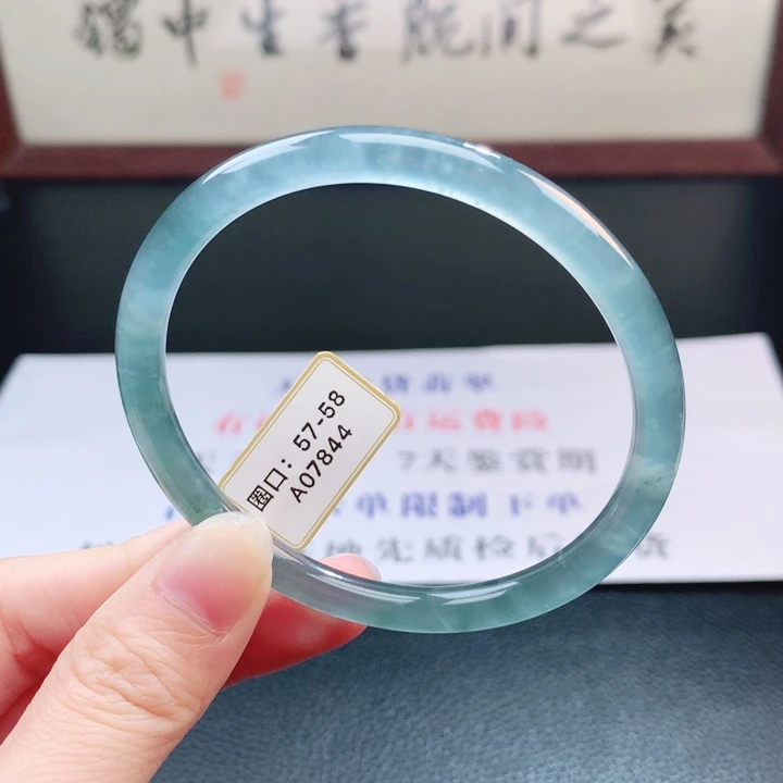 翡翠未镶嵌手镯翡翠手镯50