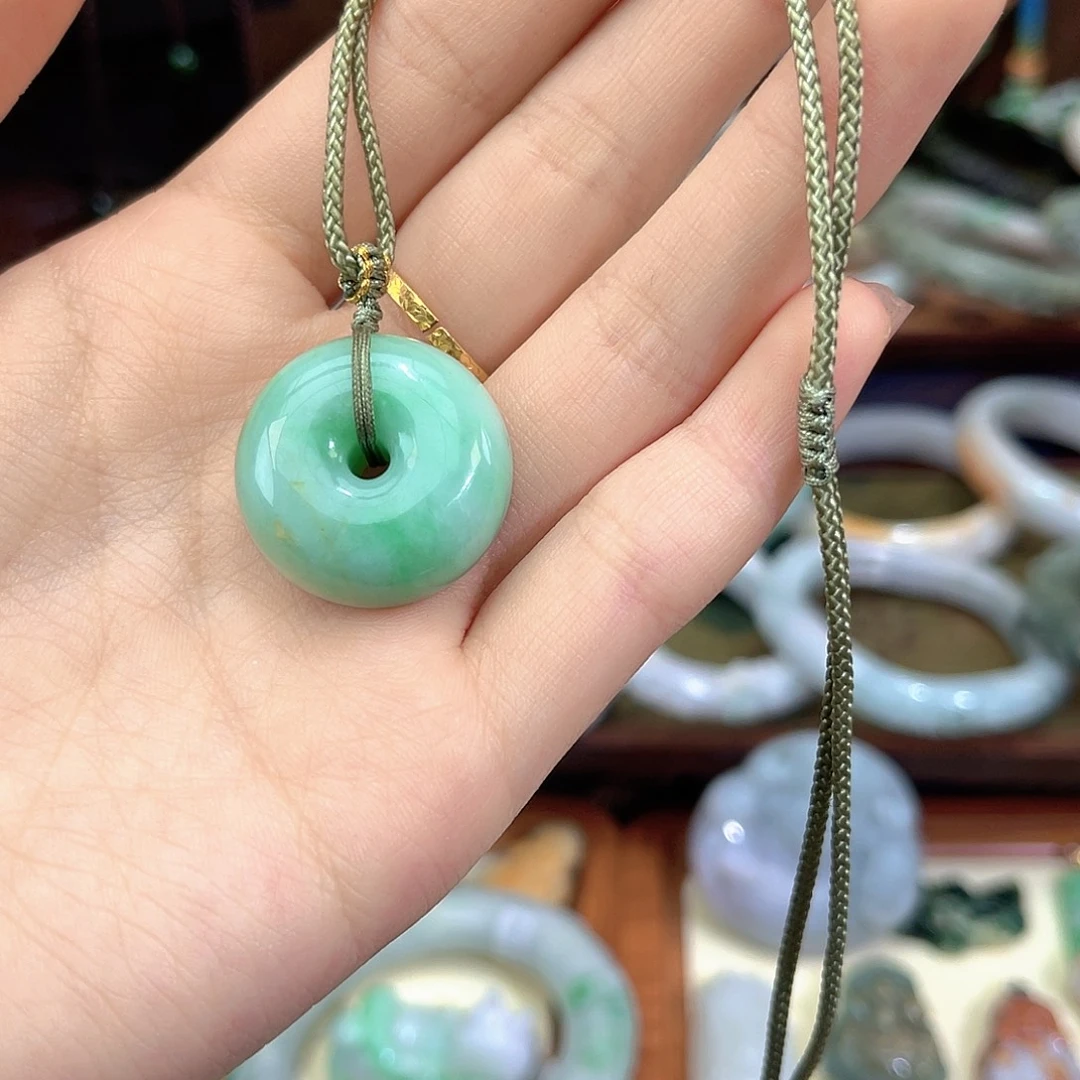 阿***琴翡翠未镶嵌手链手链