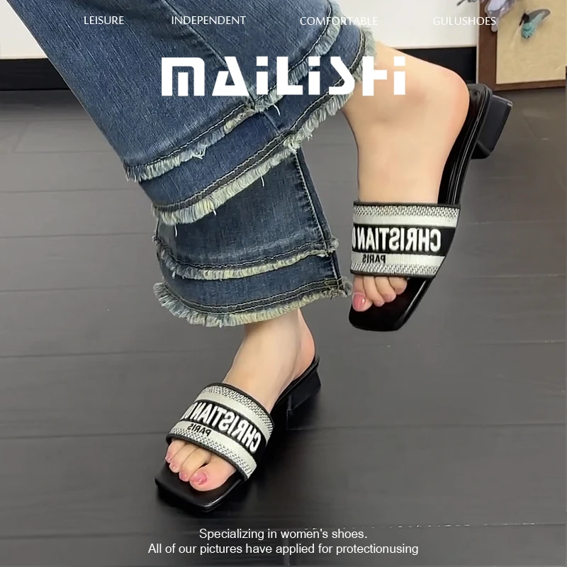 3.5跟高网红刺绣d家拖鞋女粗跟休闲沙滩外穿一字拖2025夏方头凉拖