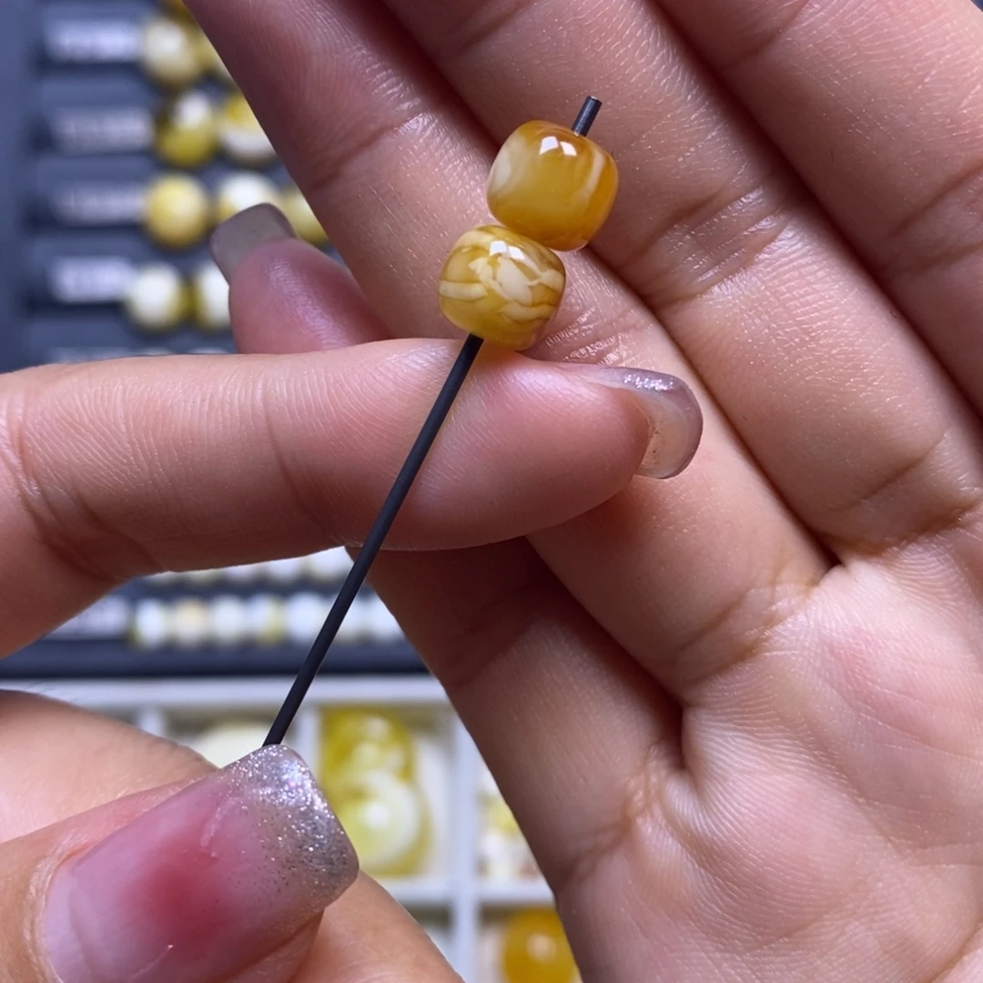 蜜蜡未镶嵌珠宝奇石沁色妖花老型8.2*7.2mm