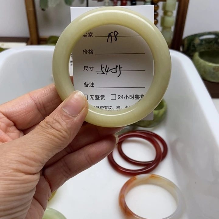 未镶嵌蛇纹石玉手镯