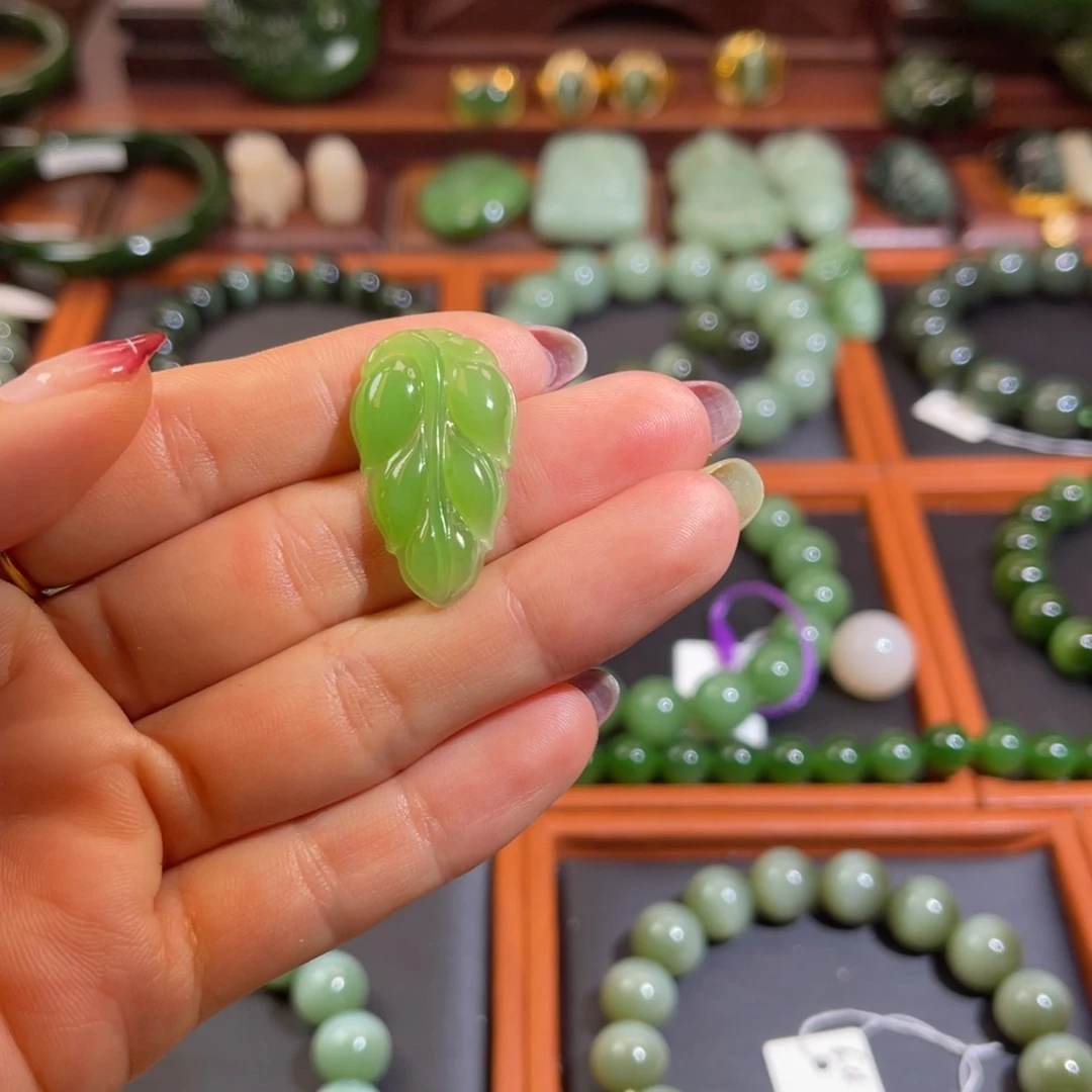 和田玉（碧玉）未镶嵌颈饰