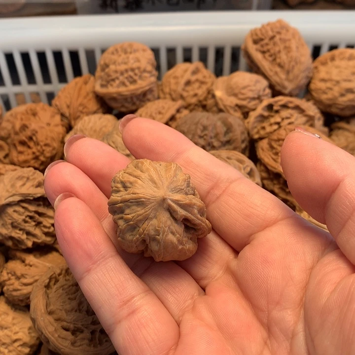 钱***钱文玩核桃吊坠元宝……