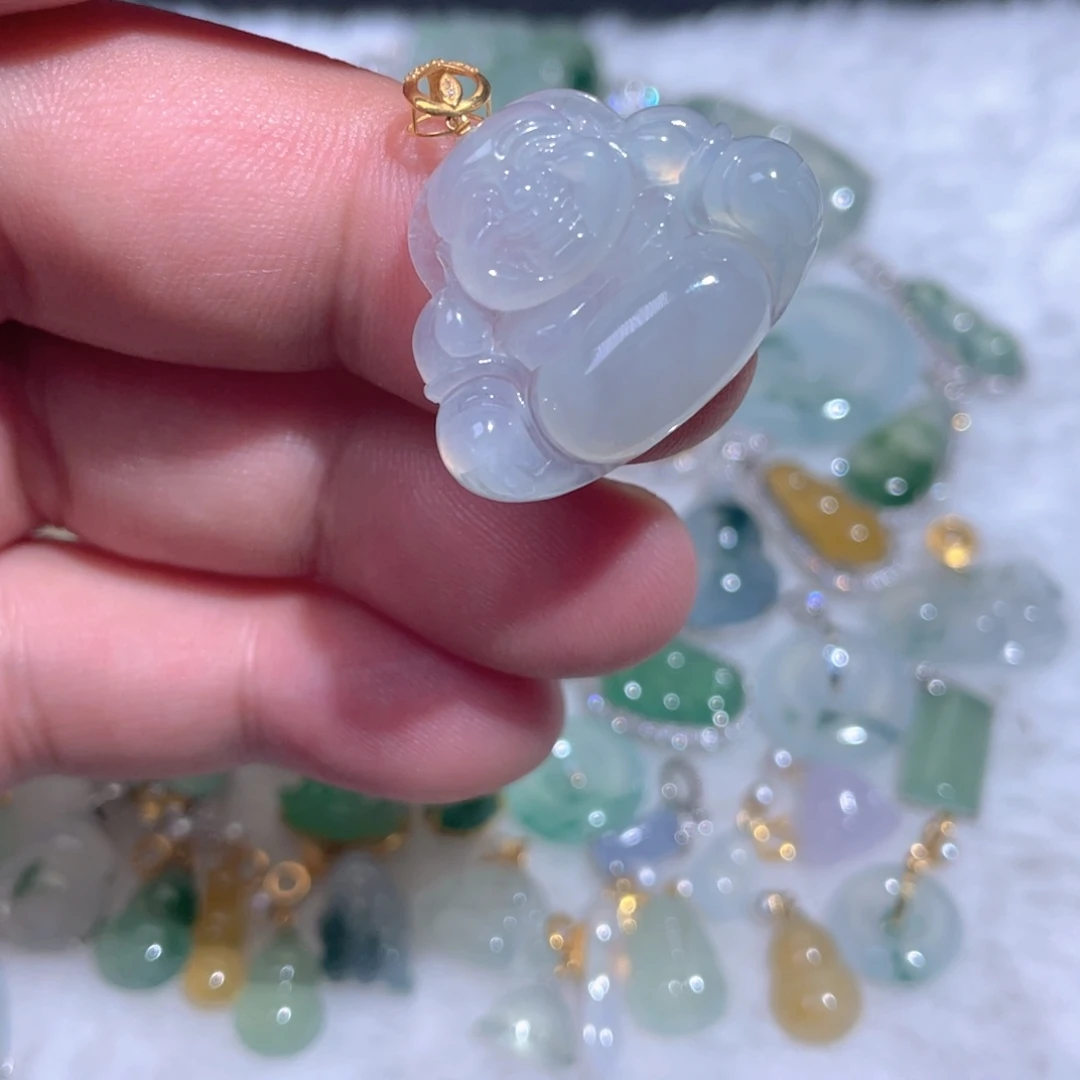 翡翠18K金镶嵌颈饰