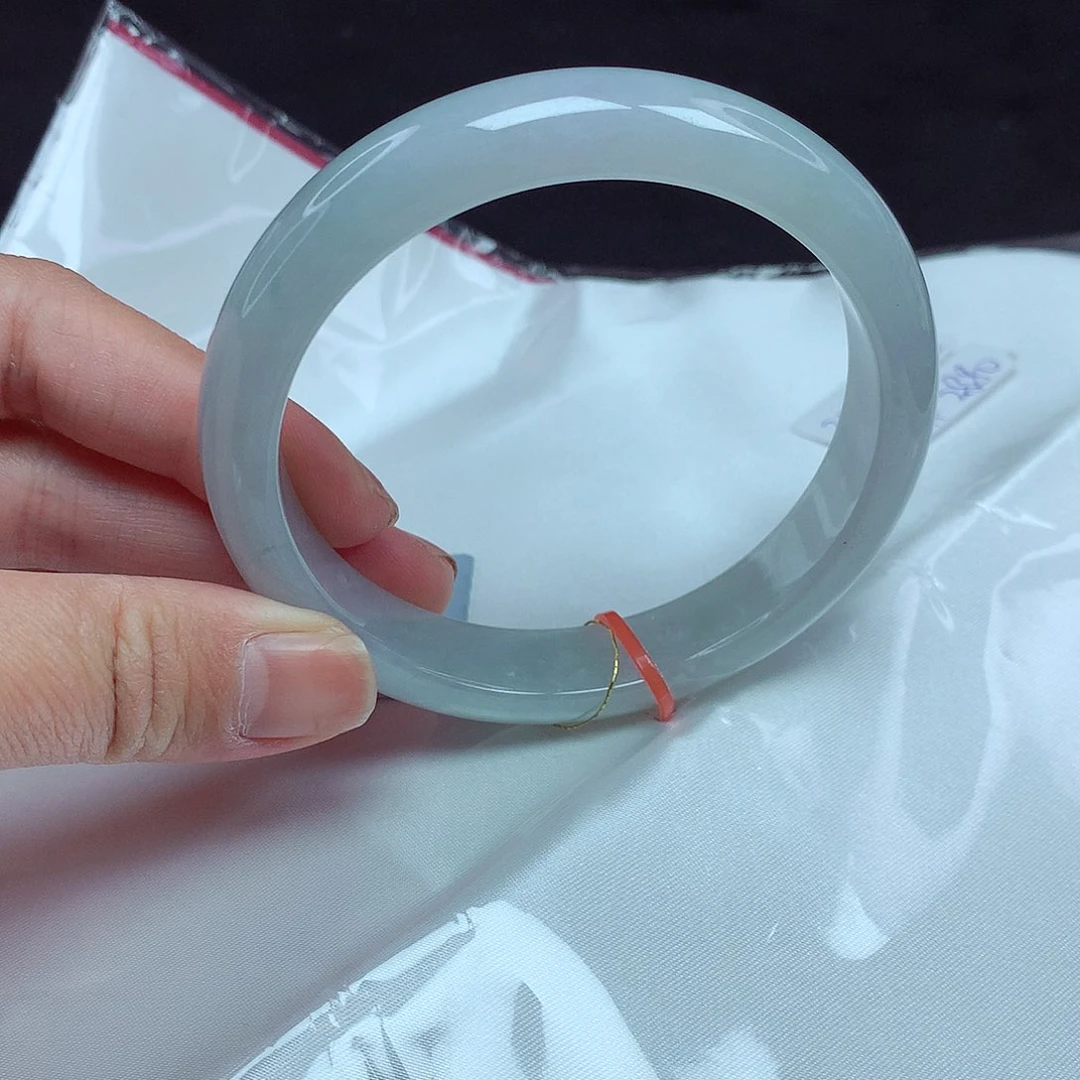 翡翠手镯未镶嵌63圈382