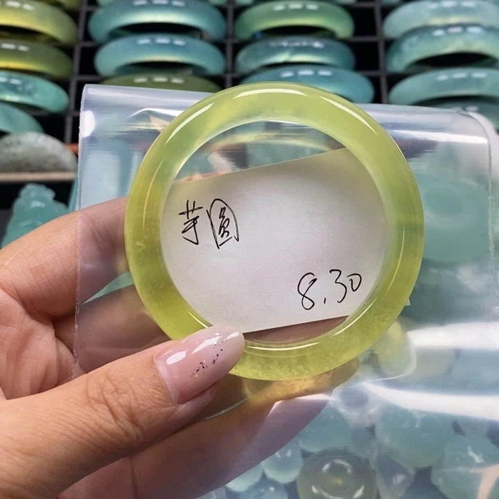 未镶嵌蛇纹石玉手镯芋***露