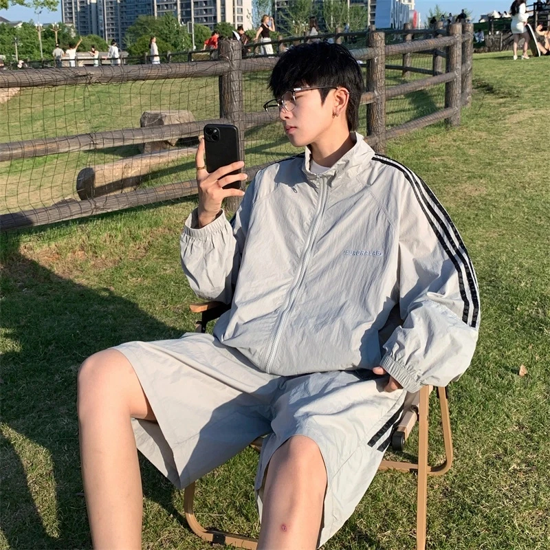 三条杠冲锋防晒上衣短裤两件套男夏季薄美式潮牌休闲凉感运动套装